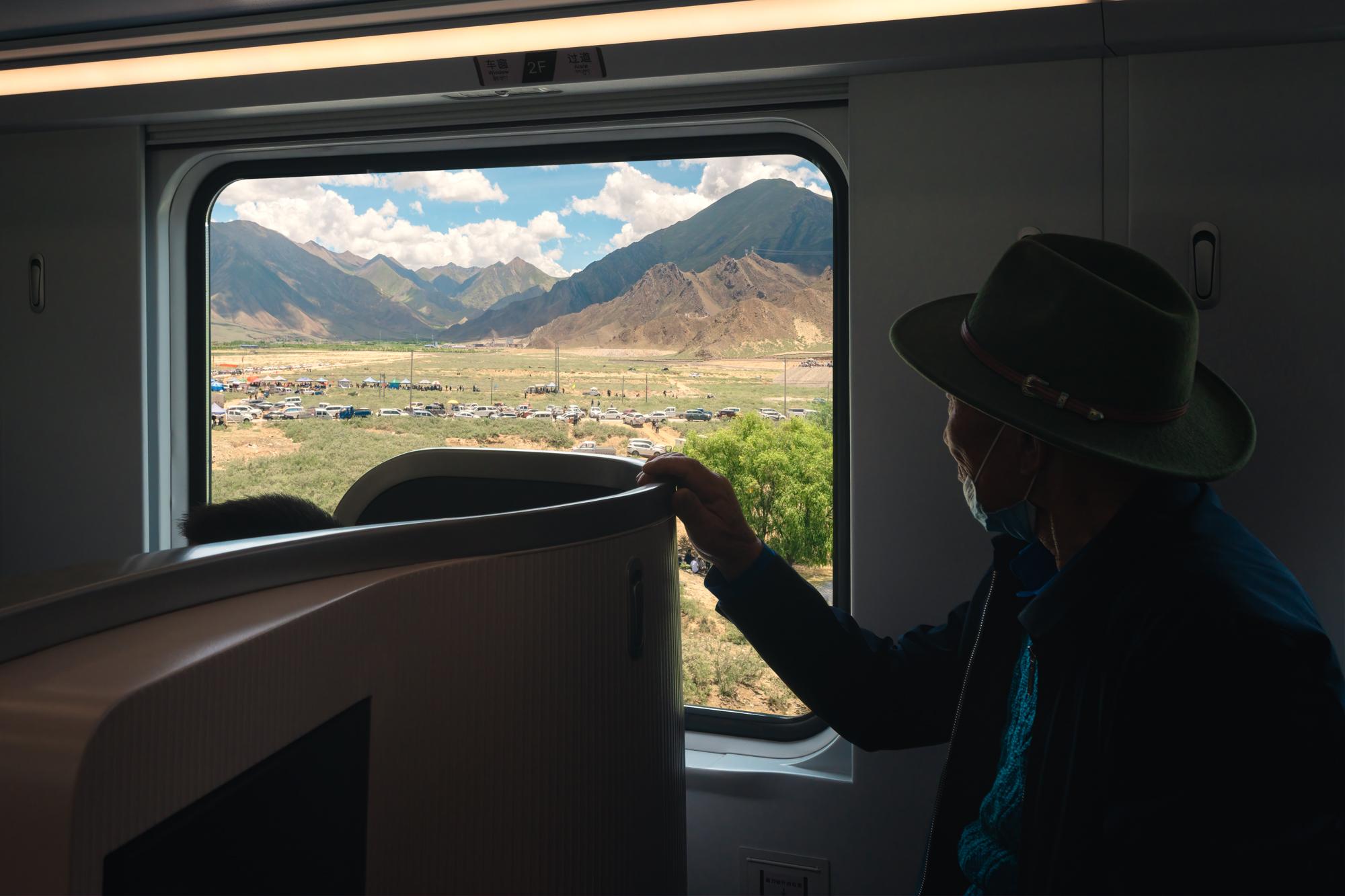 火车高铁车窗旅行美图 一组绝美的火车车窗大片