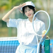 运动白色网球女生头像图片
