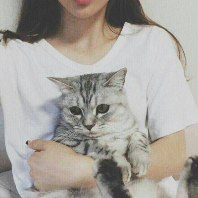 可爱猫咪与清纯女生合影头像