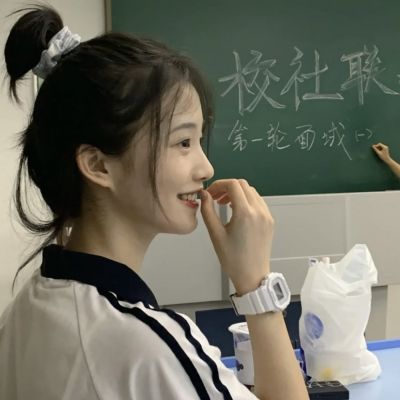 小众高质量头像女生真人纯欲图片